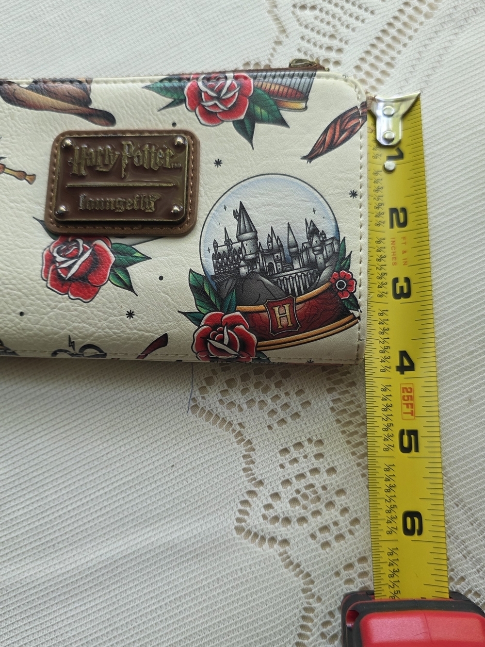 Harry Potter Loungefly Cream Wallet with Red Rose Print - Picture 10 of 10